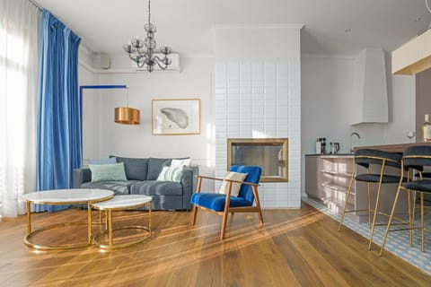 Communal lounge/ TV room, Kitchen or kitchenette, Living room, Seating area, Dining area