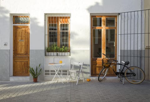 Facade/entrance
