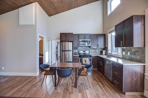 Newly built Modern Chalet at Mt. Hood Village Chalet in Mount Hood Village