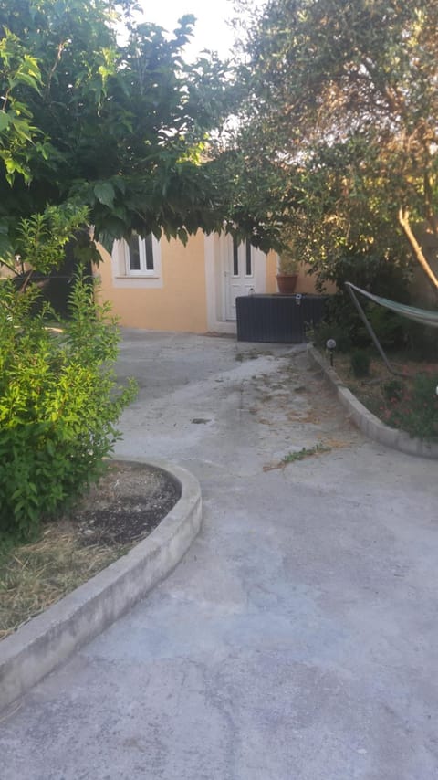 Ogooué Studio Apartment in Carpentras