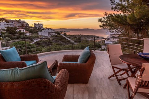 Property building, Balcony/Terrace, Balcony/Terrace, Sea view