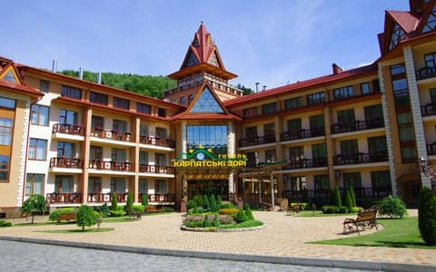 Property building, Facade/entrance