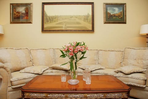 Living room, Decorative detail