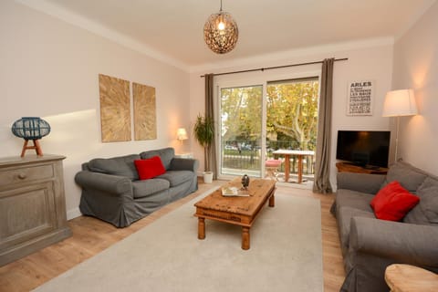 TV and multimedia, Balcony/Terrace, Living room