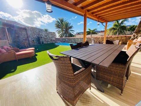 Patio, Swimming pool, Swimming pool
