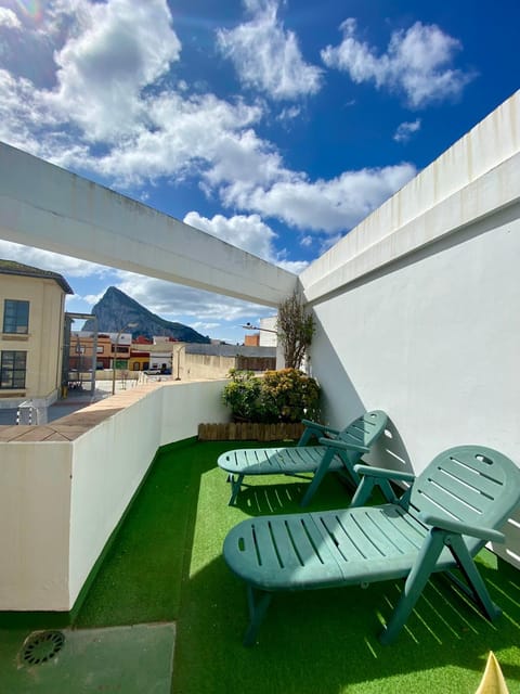 Balcony/Terrace, sunbed