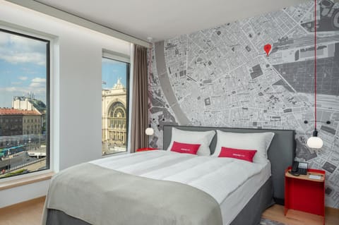 Bedroom, City view