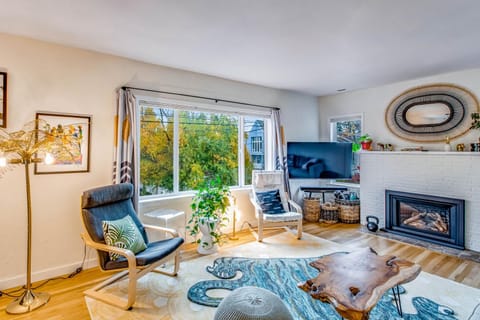 Northlake Excellence House in Lake Union