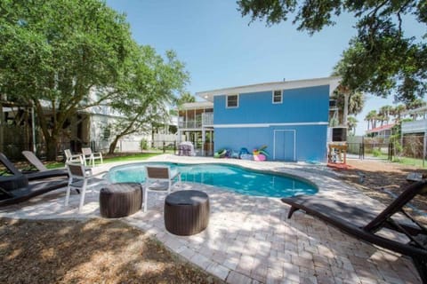 704 W Ashley - Blue Sky - Heated Swimming Pool - Across the Street from Ocean House in Folly Beach