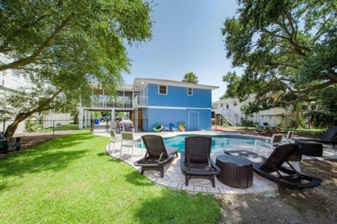 704 W Ashley - Blue Sky - Heated Swimming Pool - Across the Street from Ocean House in Folly Beach