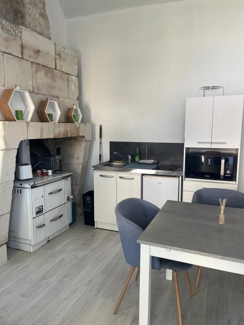 Kitchen or kitchenette, Dining area, pet friendly, stove