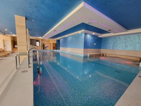 Swimming pool, Swimming pool
