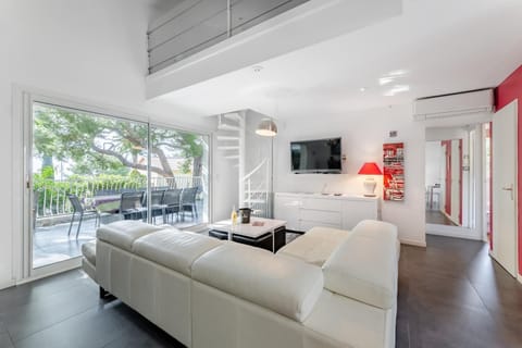 Living room, Garden view