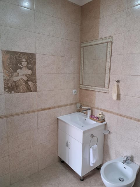 Shower, Toilet, Bathroom, bidet