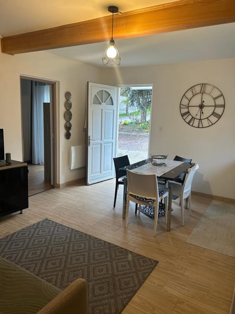 Studio indépendant Lisieux Apartment in Lisieux