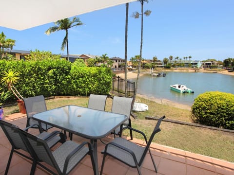 Garden, Dining area, River view