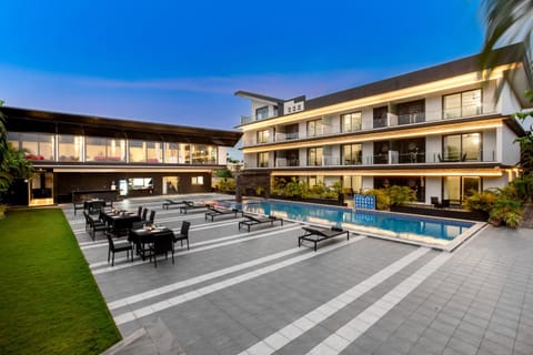 Property building, Swimming pool