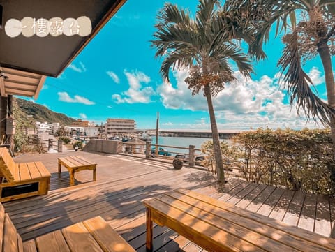 Property building, Patio, Balcony/Terrace