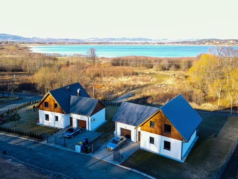 Property building, Bird's eye view, Autumn, Garden view, Lake view, Landmark view