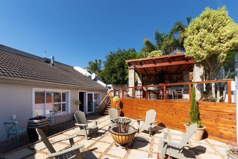 Property building, BBQ facilities, Seating area, Dinner