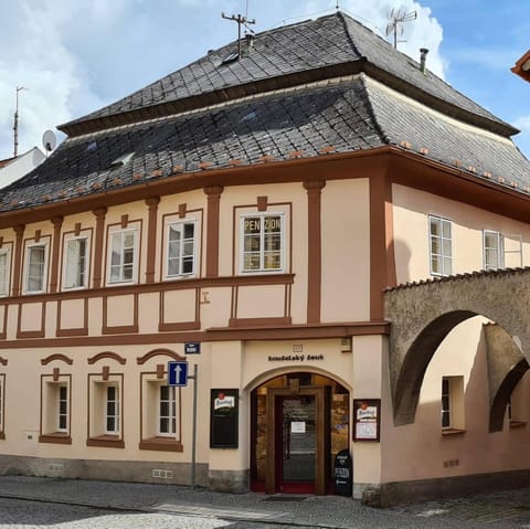 Property building, Facade/entrance