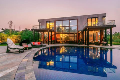 Property building, Swimming pool