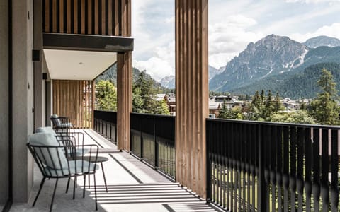 Balcony/Terrace, Mountain view