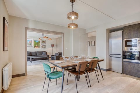 Living room, Dining area