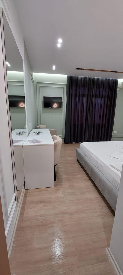 HOTEL KRISTAL Hotel in Vlorë