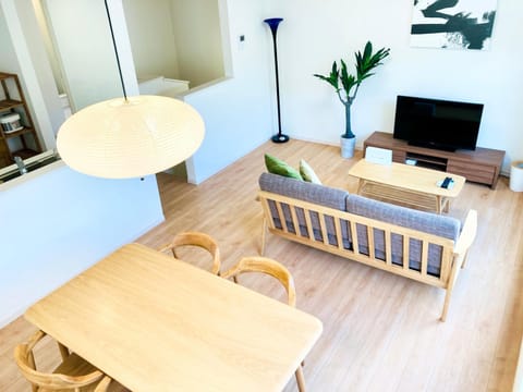 Communal lounge/ TV room, TV and multimedia, Living room, Seating area, Dining area