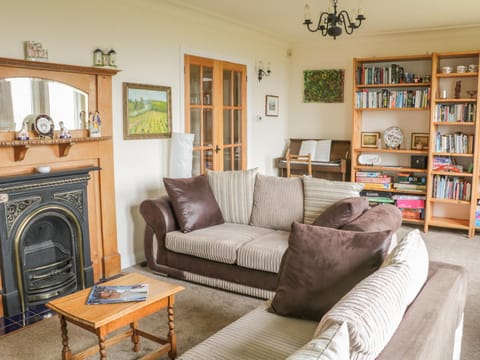 Lower Cross House in Keighley