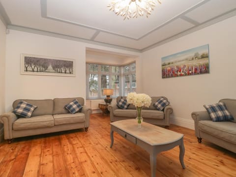 Greenlawns House in Burnham-on-Sea