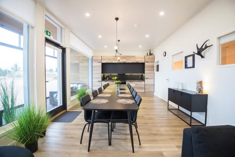 Kitchen or kitchenette, Living room, Photo of the whole room, Seating area