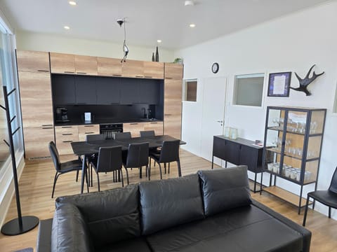 TV and multimedia, Living room, Dining area, kitchen, kitchen