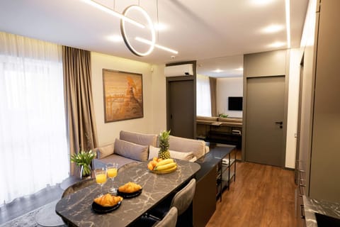 Living room, Seating area, Dining area