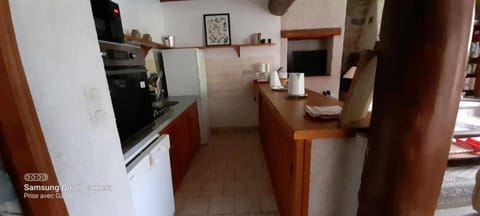 Kitchen or kitchenette, oven