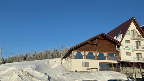 Property building, Restaurant/places to eat, Winter