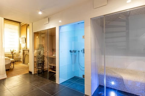 Massage, Sauna, Solarium, Steam room, Bathroom, Spa and wellness centre/facilities, Photo of the whole room