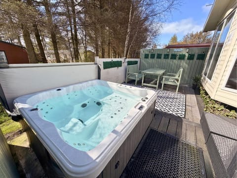 Day, Natural landscape, Hot Tub, sunbed
