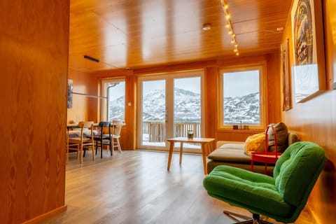 Fjordview Ryten 2 Retreat House in Lofoten