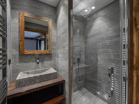 Chalet familial moderne près des pistes avec parking - FR-1-566-43 Chalet in Les Allues