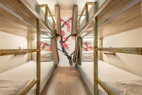 bunk bed