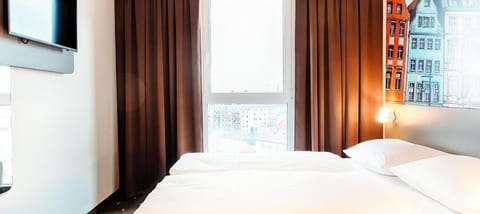 Bed, TV and multimedia, Photo of the whole room