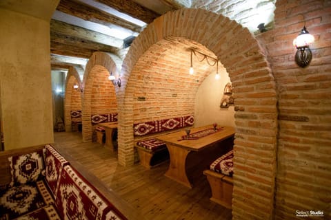 Restaurant/places to eat, Restaurant/places to eat