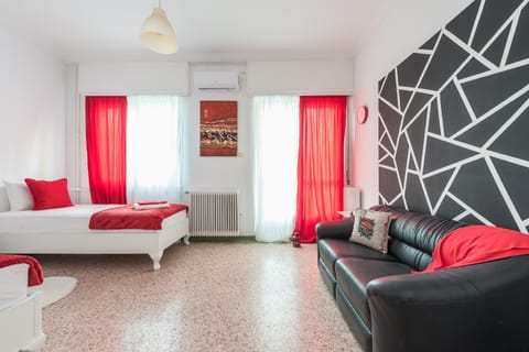 Nearby landmark, Restaurant/places to eat, Neighbourhood, Living room, Photo of the whole room, Seating area, Bedroom, Supermarket/grocery shop