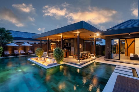 Property building, Natural landscape, Pool view, Swimming pool, sunbed