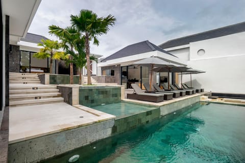 Property building, Pool view, Swimming pool, sunbed