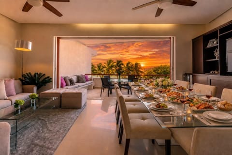 Dining area, Food