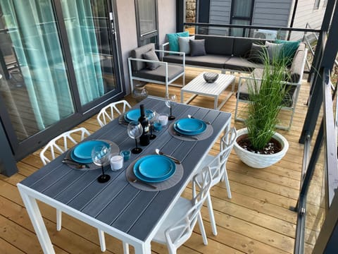 Balcony/Terrace, Dining area