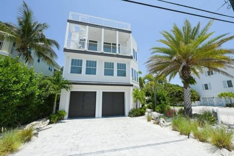 2201 AVE C home House in Bradenton Beach